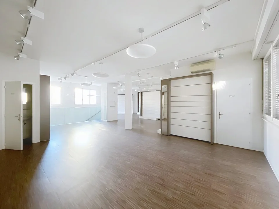 Commercial space in the center of Sion - Large modular areas – photo 10 of 13