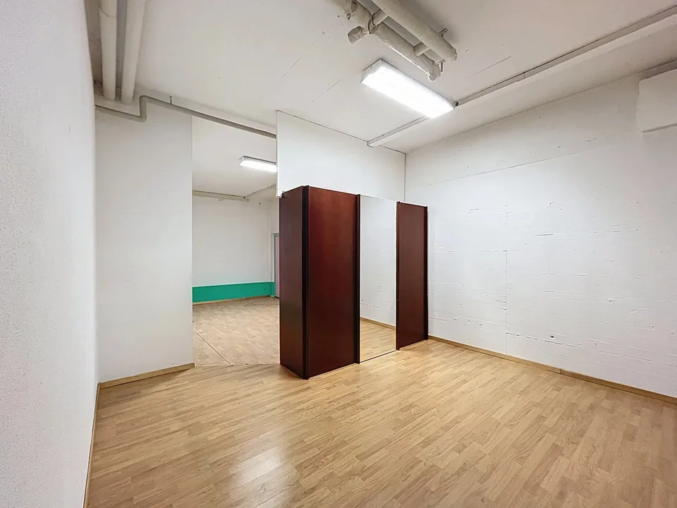 Geräumiger Geschäftsraum im Zentrum von Sierre – Foto 10 von 12