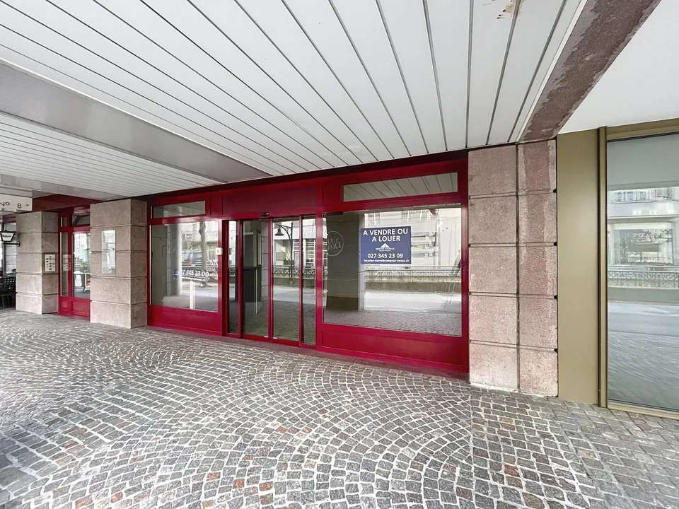 Geräumiger Geschäftsraum im Zentrum von Sierre – Foto 7 von 12