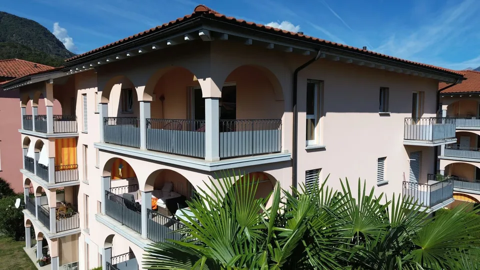 Sopra i tetti di Losone – una terrazza per vivere e il dolce suono dell'acqua – foto 11 di 12