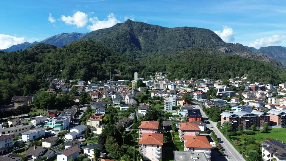 Sopra i tetti di Losone – una terrazza per vivere e il dolce suono dell'acqua – foto 12 di 12