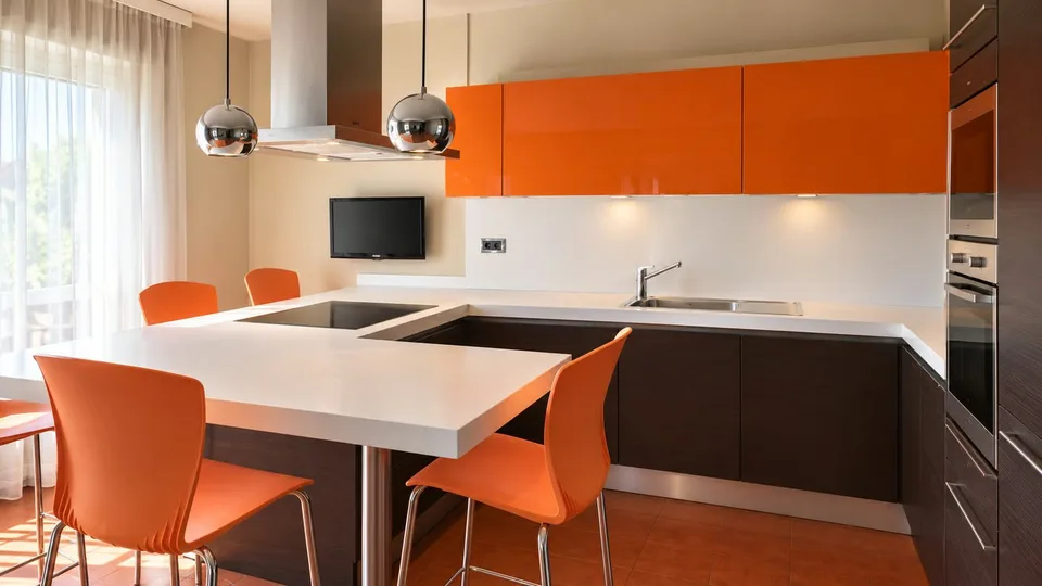 Casa unifamiliare con ampi spazi, giardino e vista aperta sulle montagne – foto 12 di 30