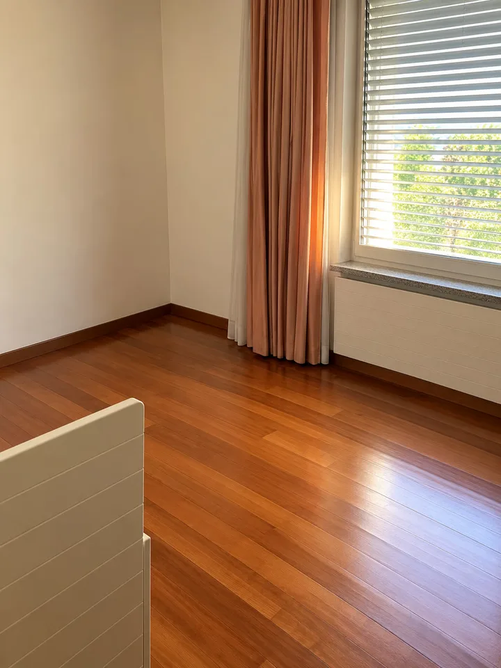 Casa unifamiliare con ampi spazi, giardino e vista aperta sulle montagne – foto 20 di 30