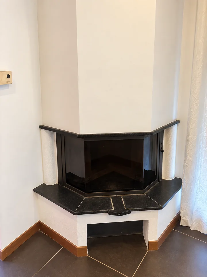 Casa unifamiliare con ampi spazi, giardino e vista aperta sulle montagne – foto 24 di 30