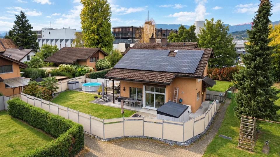 Casa a schiera attraente di 4,5 locali con grande giardino – foto 2 di 13