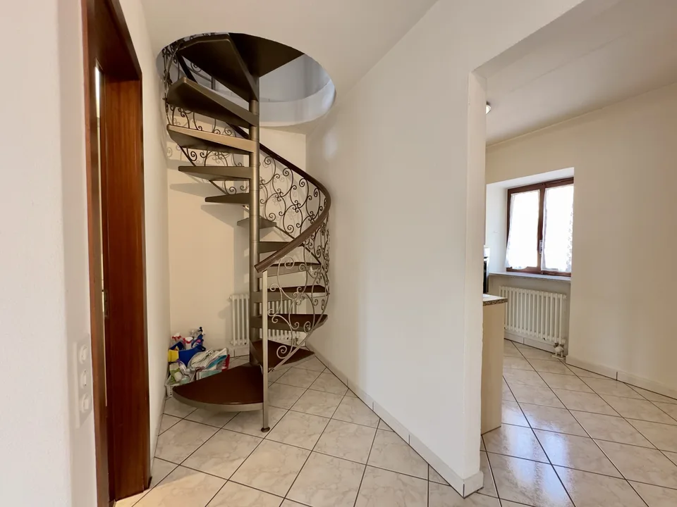 5.5-ZIMMER-HAUS VOLLSTÄNDIG RENOVIERT IN MANNO – Foto 5 von 9