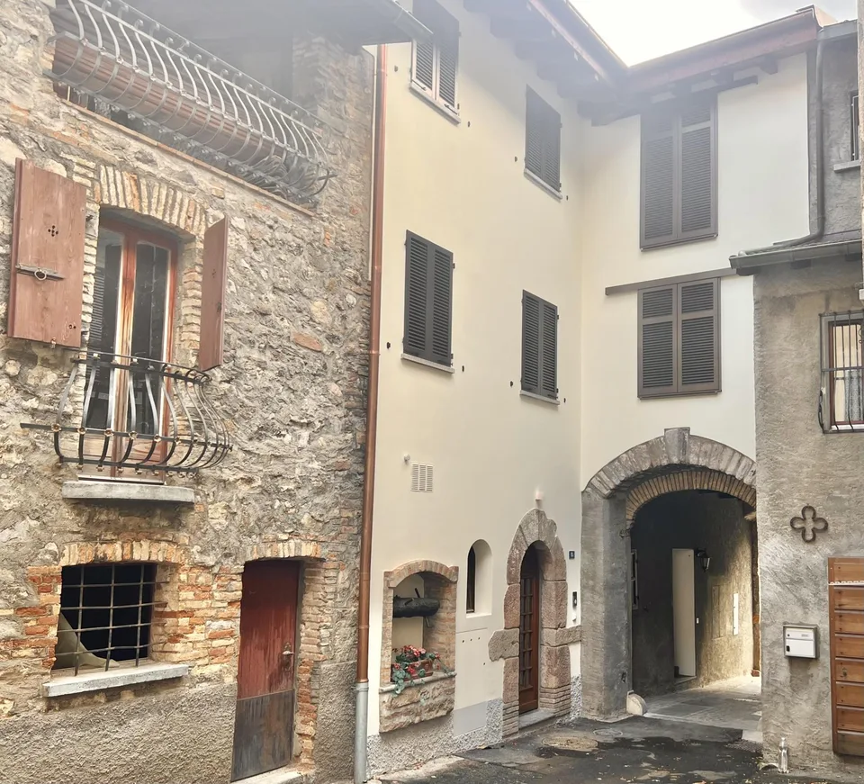 AFFITTASI GRAZIOSO 2.5 LOCALI CON BALCONE A RIVA SAN VITALE – foto 8 di 9