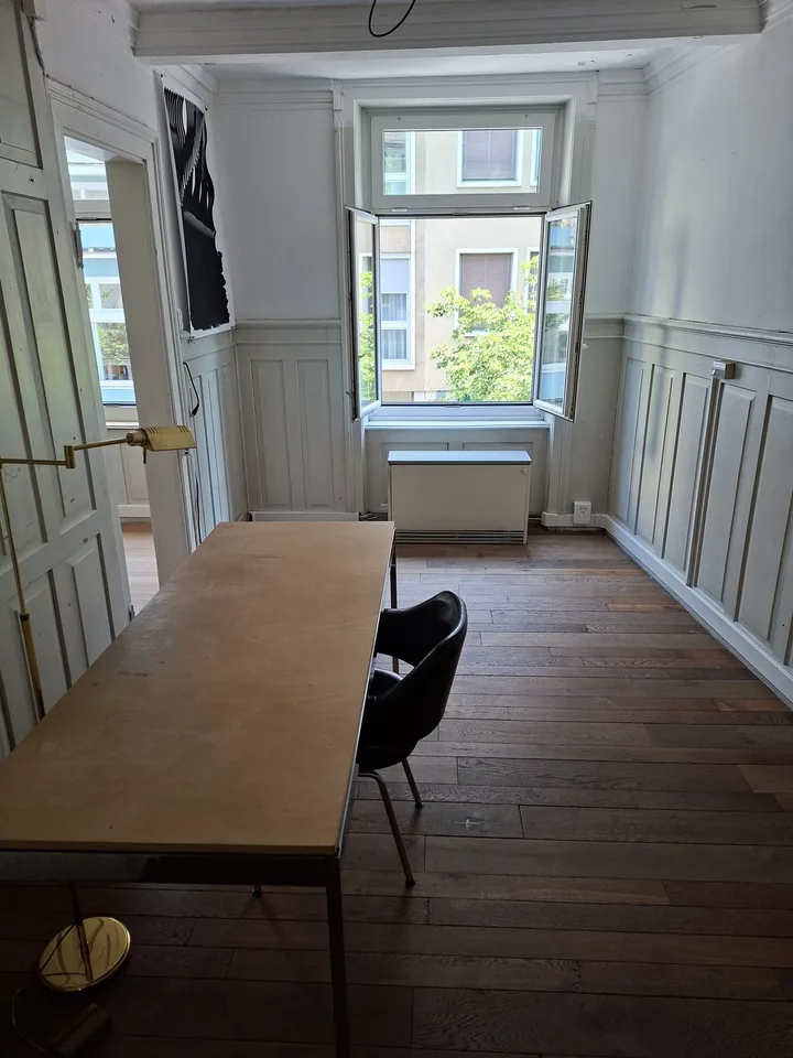 Bureau – photo 2 sur 5
