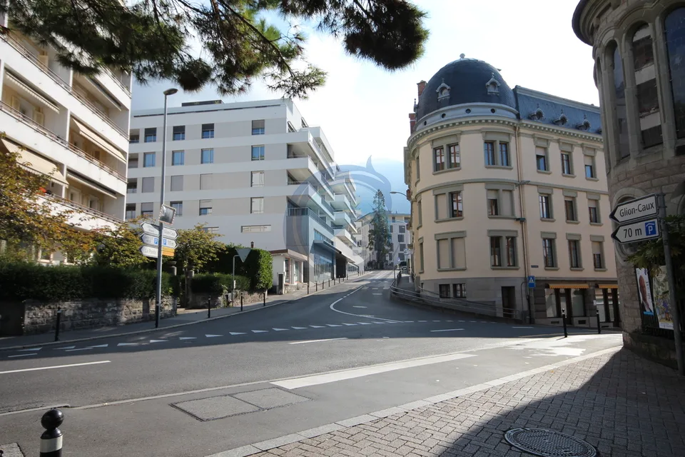 Gedeckter Parkplatz – Foto 3 von 4