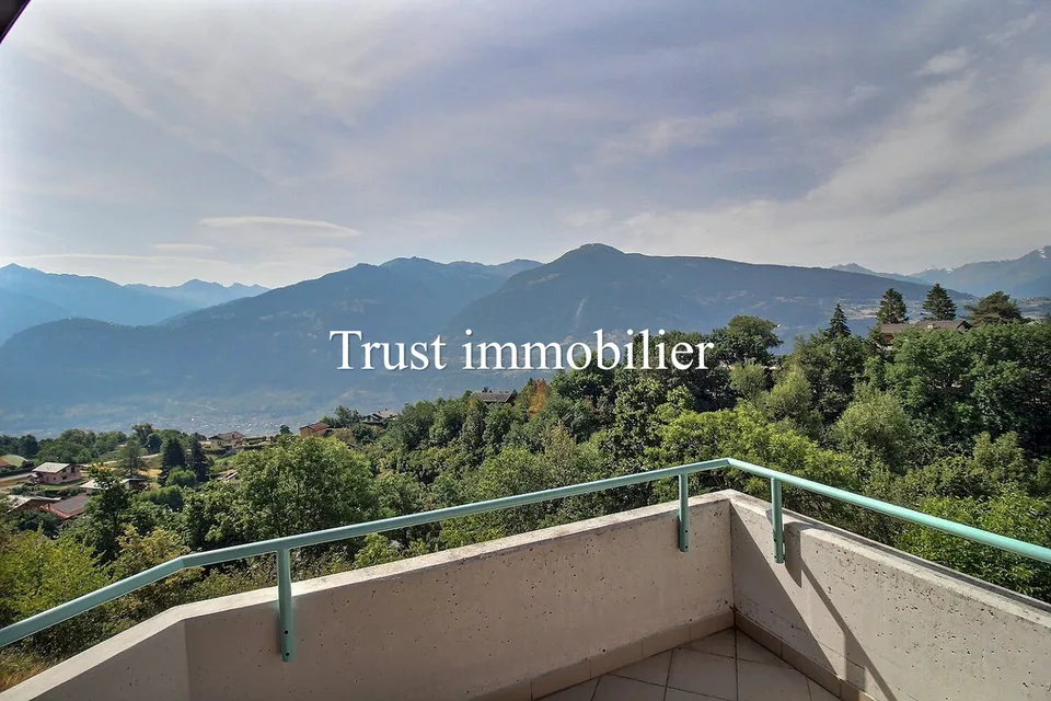 6002. Maison lumineuse avec vue panoramique sur les montagnes – photo 9 sur 19