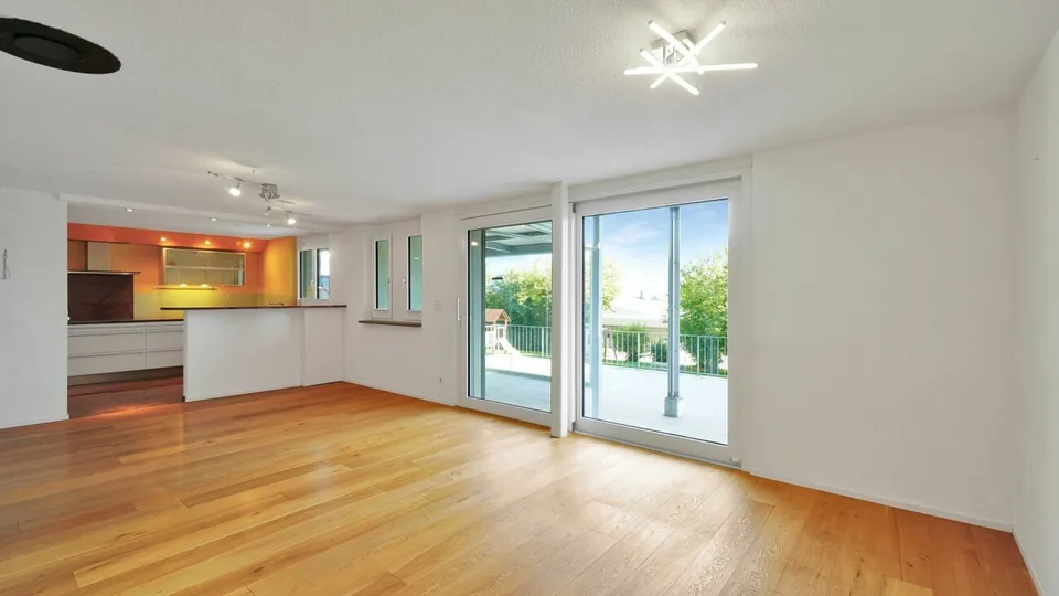 Casa familiare bifamiliare in zona tranquilla – foto 3 di 13