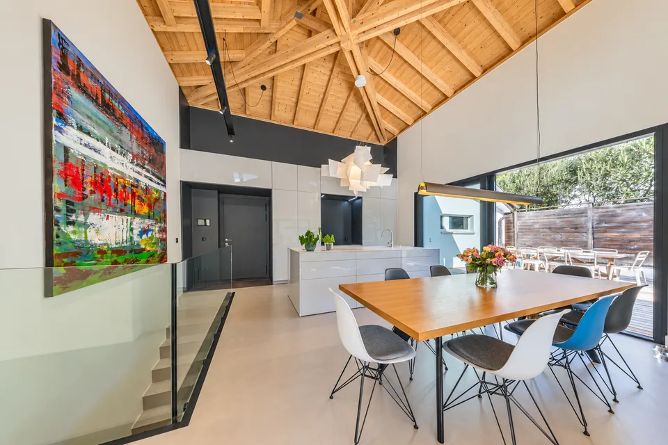 Zeitgenössische einstöckige Villa – Foto 4 von 8