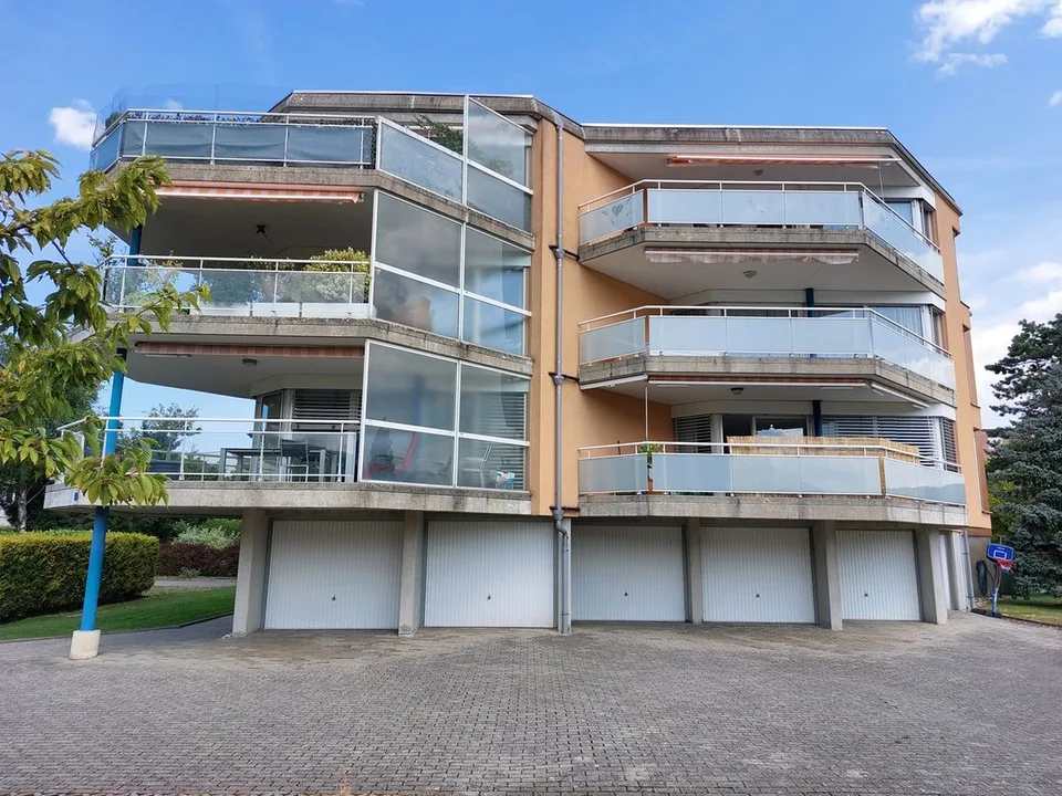 160 m² Wohnung mit einer großzügigen Terrasse von 28 m², einer Garage und einem Außenparkplatz. – Foto 12 von 12