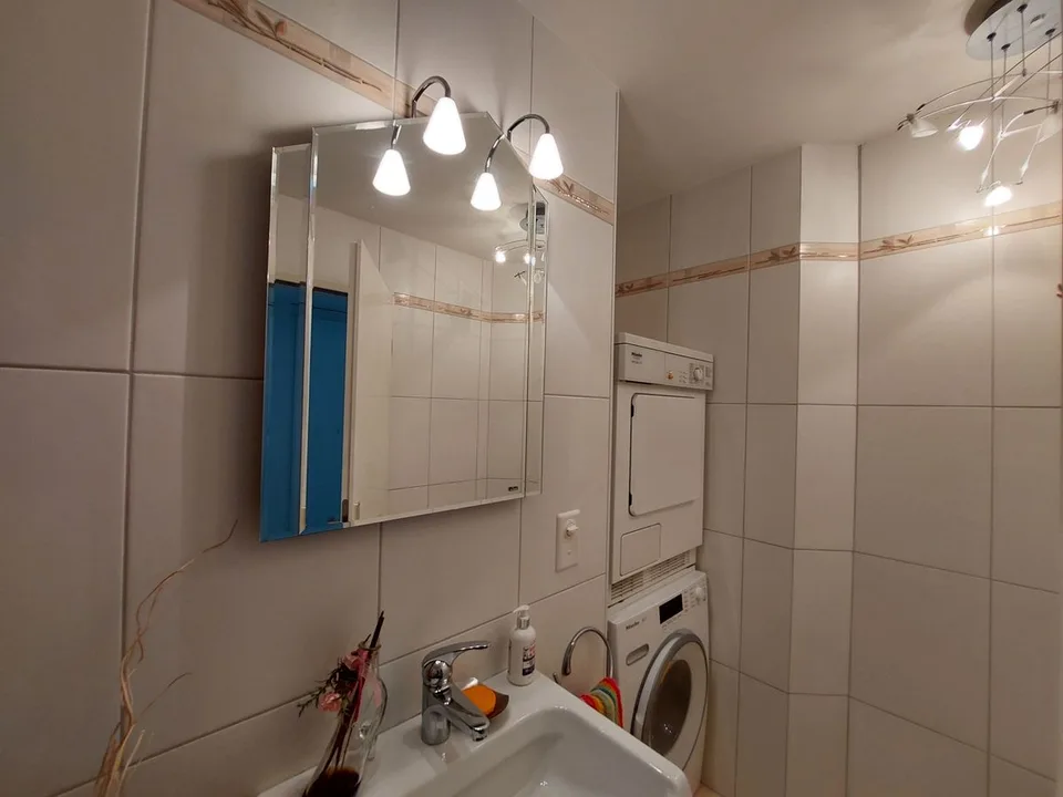 160 m² Wohnung mit einer großzügigen Terrasse von 28 m², einer Garage und einem Außenparkplatz. – Foto 11 von 12