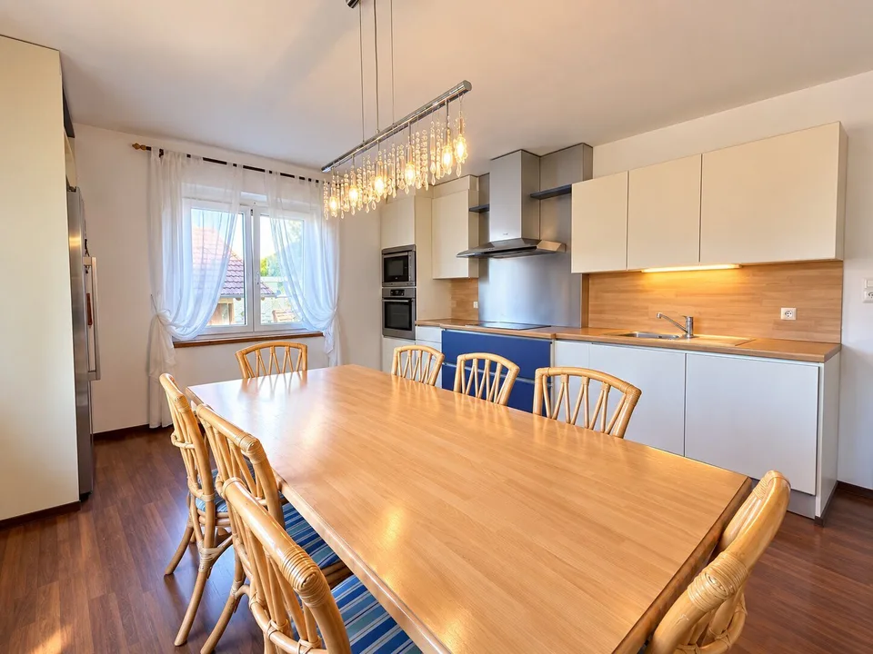 Zu verkaufen in Grandfontaine ein Haus voller Potenzial mit 9,5 Zimmern – Foto 3 von 13