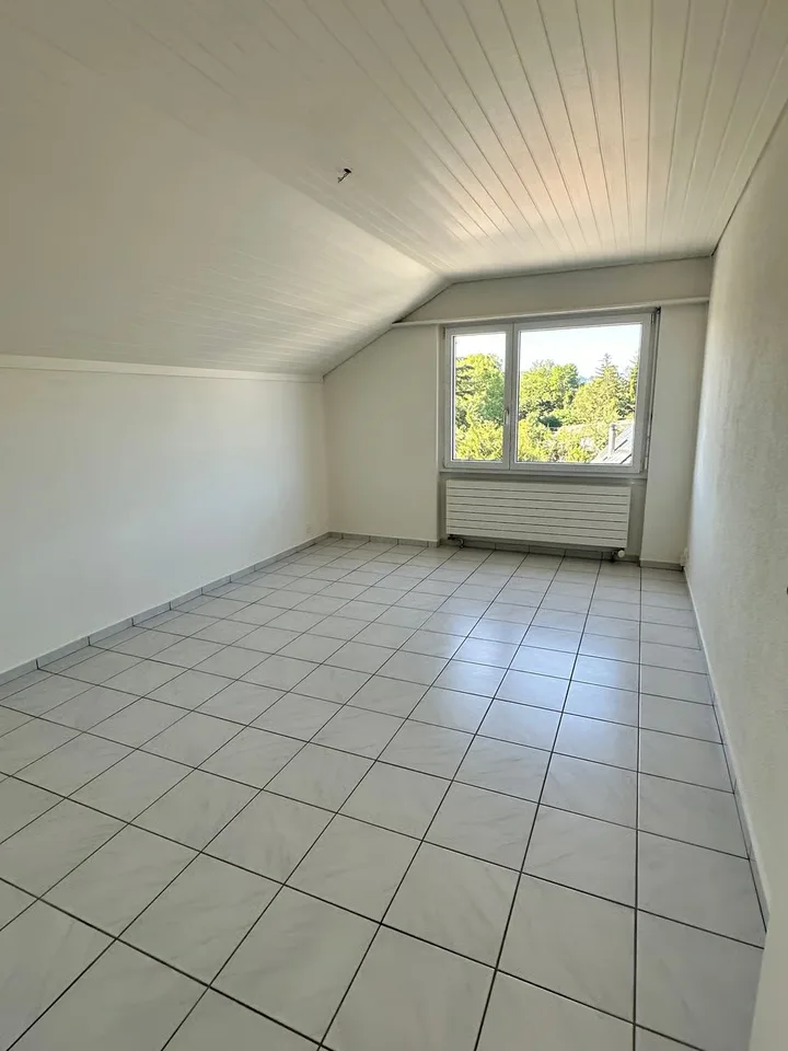 Grosszügige 3.5 Zimmer Dachgeschosswohnung – Foto 3 von 11