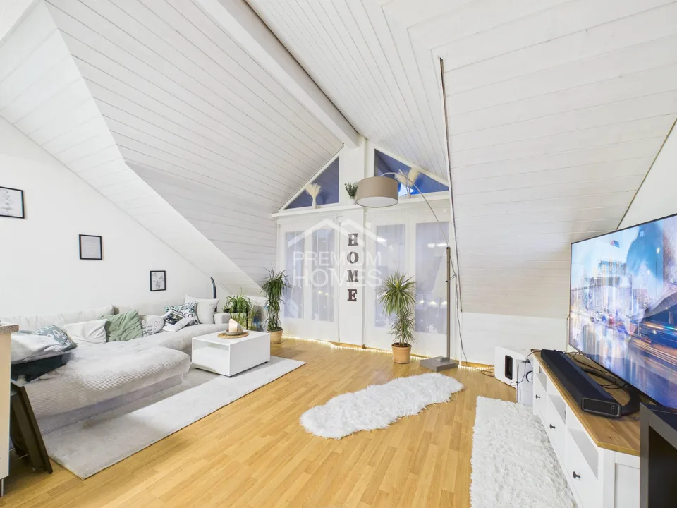 Light, Space and View - with Potential – photo 3 of 9