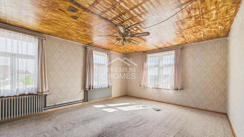 Investment property with appreciation potential – photo 2 of 8