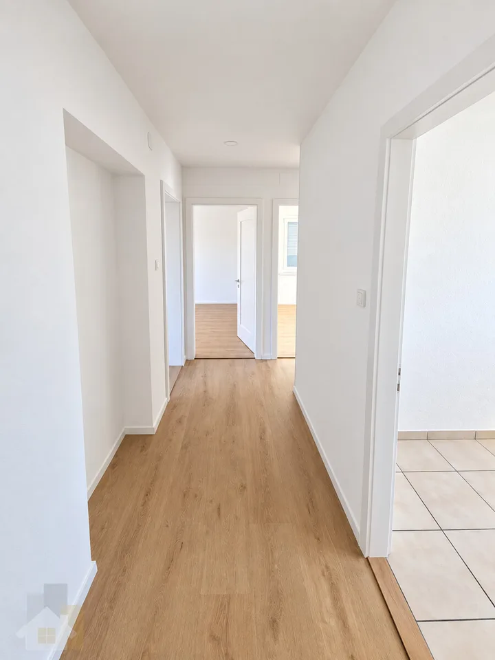 Appartement rénové avec deux balcons inclus parking – photo 3 sur 9