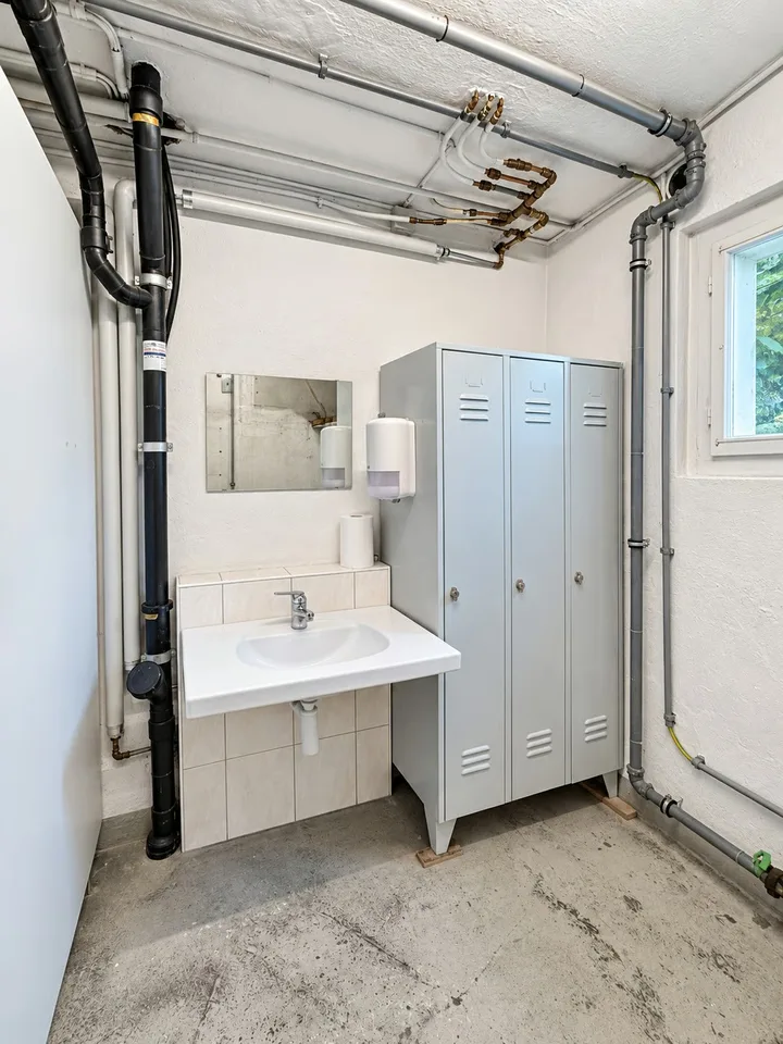 Espace de vente charmant avec tradition et potentiel à Oberrieden – photo 13 sur 13