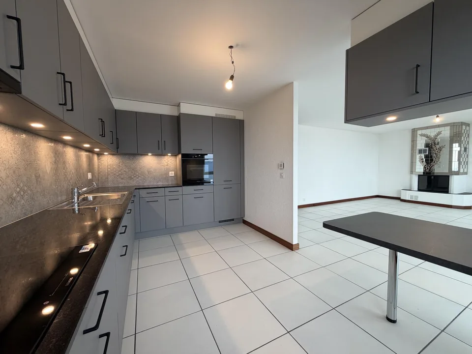 Offerta esclusiva: 1 mese gratuito - Appartamento ristrutturato di 4,5 locali in affitto a Hauts-Geneveys – foto 2 di 11