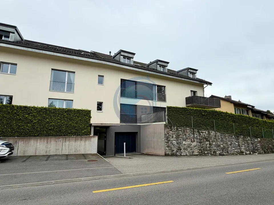 INNENPARKPLATZ IM HERZEN VON BLONAY – Foto 2 von 4