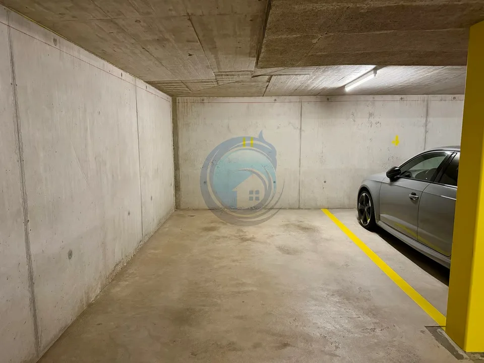 INNENPARKPLATZ IM HERZEN VON BLONAY – Foto 3 von 4