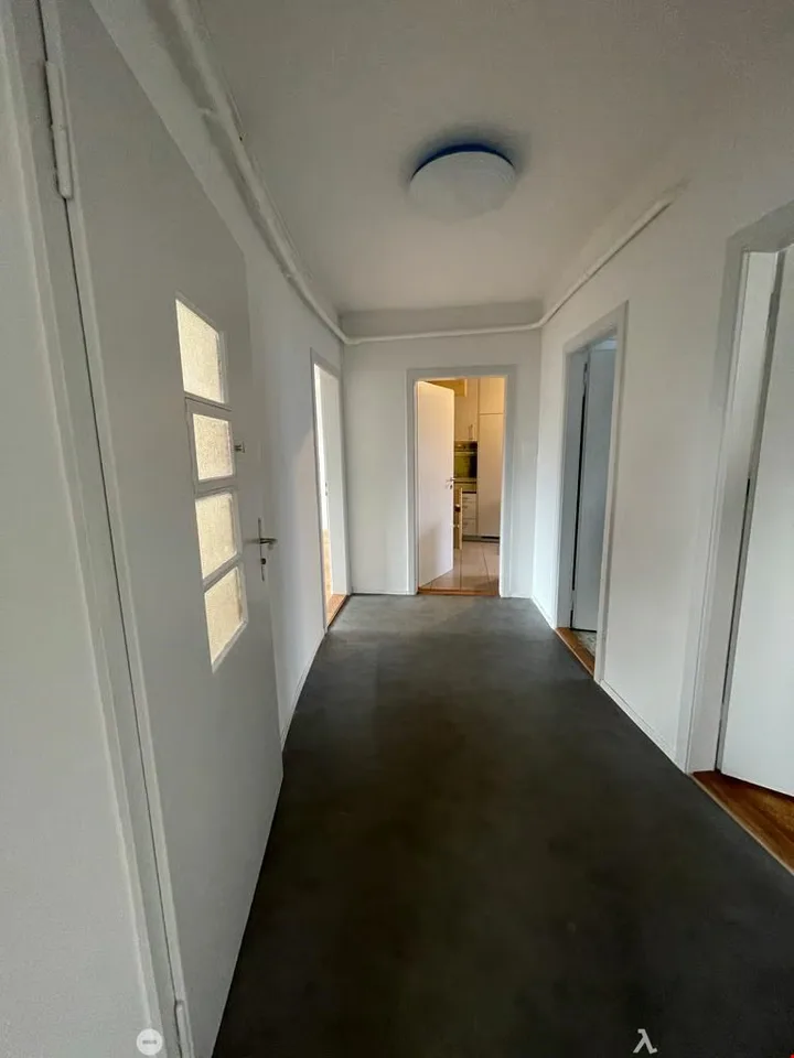 3.5-Zimmerwohnung mit grosser Terrasse und Balkon / Appartement de 3.5 pièces – Foto 6 von 7