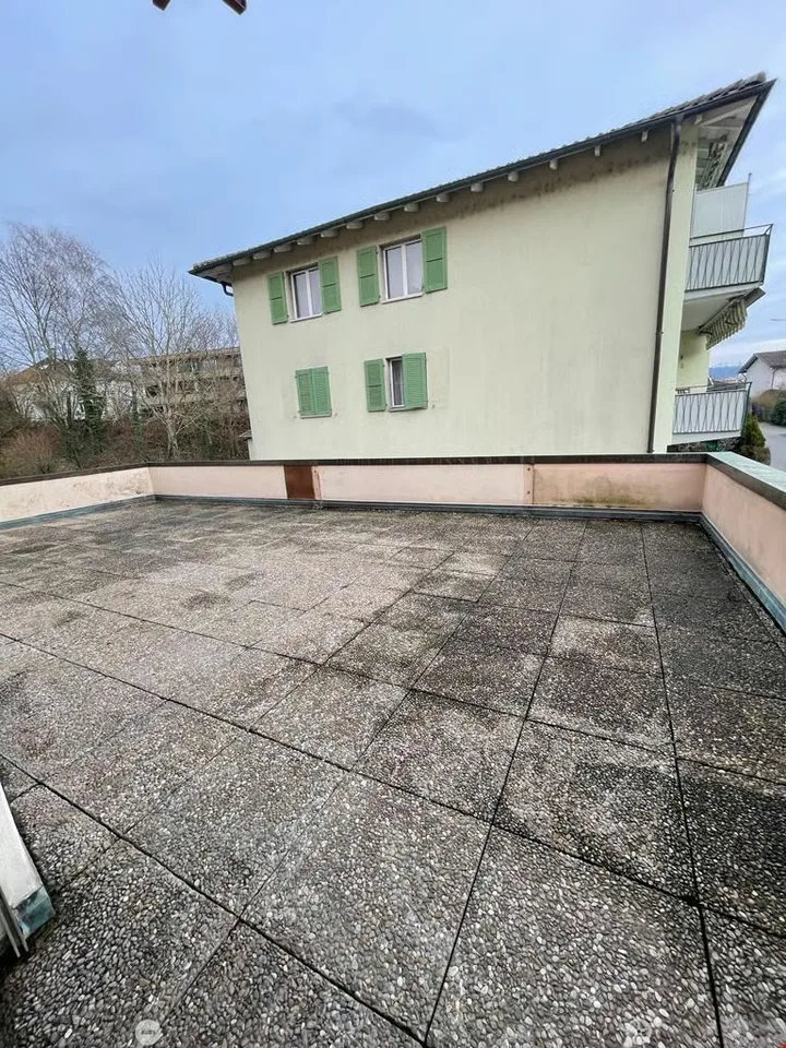 3.5-Zimmerwohnung mit grosser Terrasse und Balkon / Appartement de 3.5 pièces – Foto 7 von 7