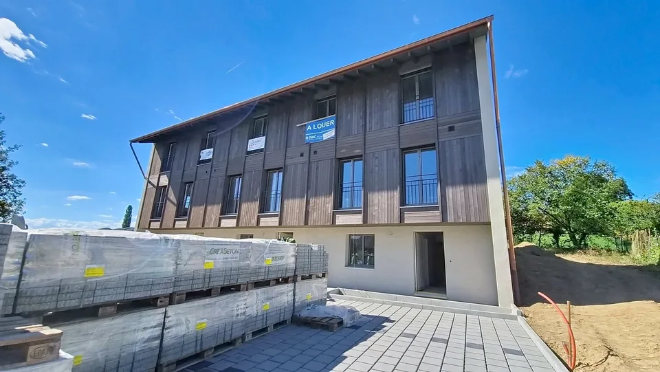 3 zusammenhängende Villen 5.5 Zimmer mit privatem Garten in Dompierre – Foto 13 von 14