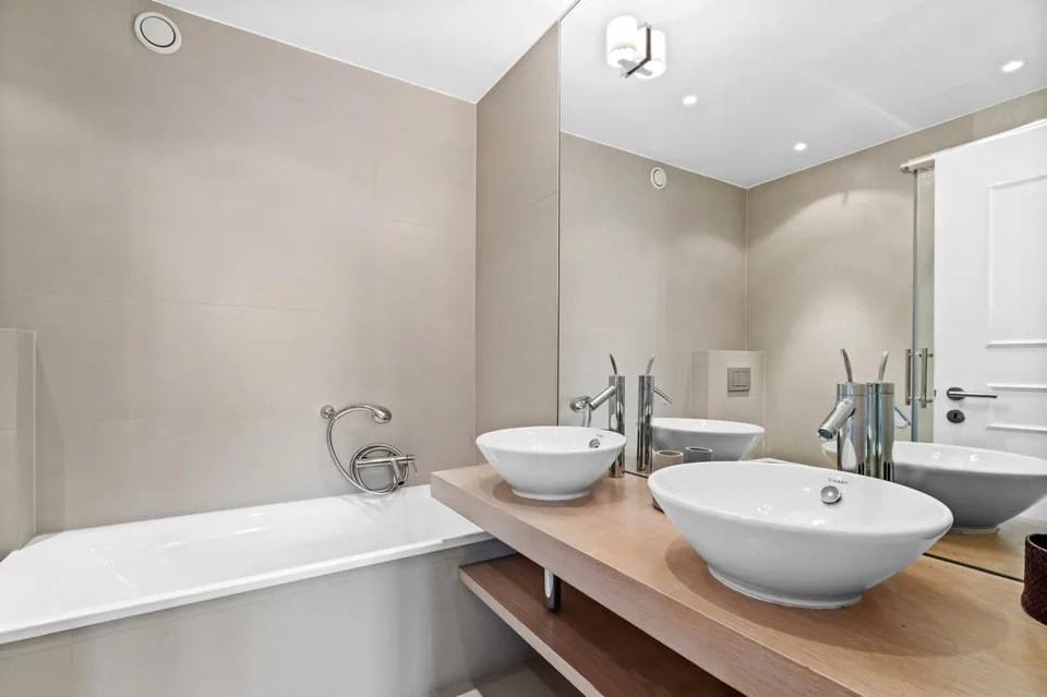 Möbliertes Luxusapartment ? 5 Zimmer mit Parkplatz in Champel – Foto 8 von 9