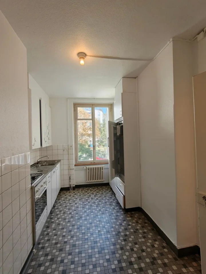 Geräumige 7.5-Zimmer-Wohnung befristet für 24 Monate – Foto 3 von 8