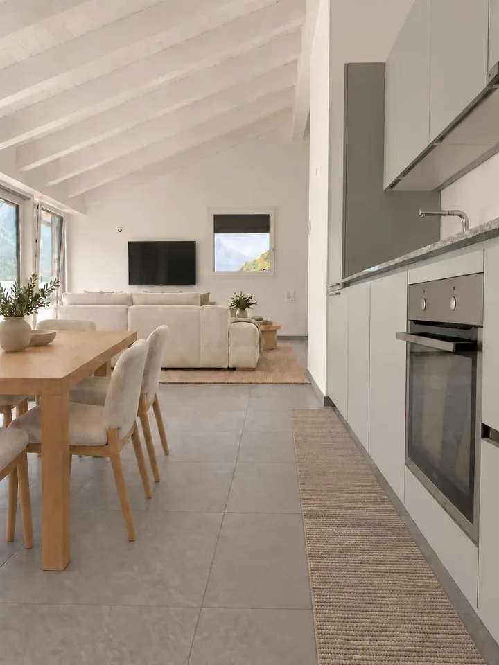 Appartement mansardé moderne de 4,5 pièces à Cama - disponible immédiatement – photo 4 sur 15