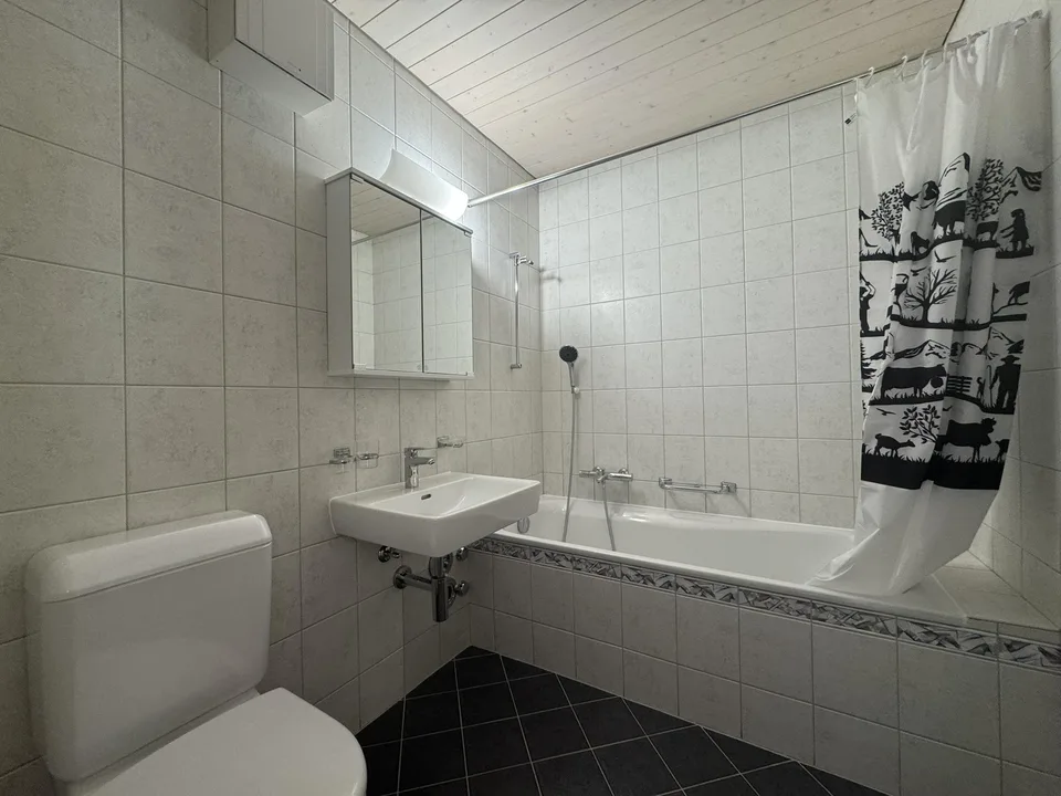 Erste Miete angeboten - großes 4-Zimmer-Apartment von 115 m² mit Balkon in La Sagne – Foto 7 von 10