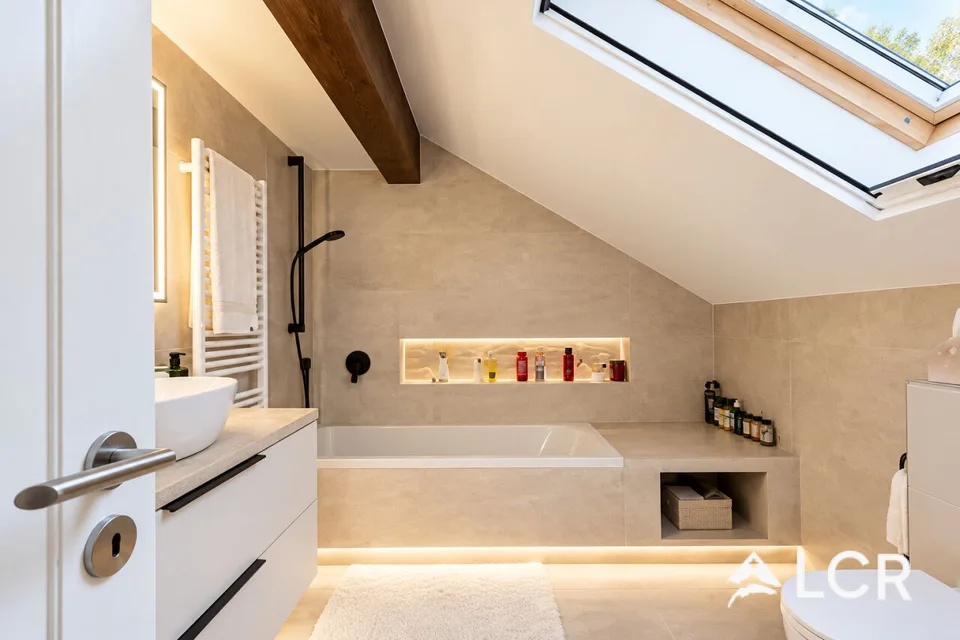 Wunderschönes renoviertes Haus mit Garten – Foto 8 von 13