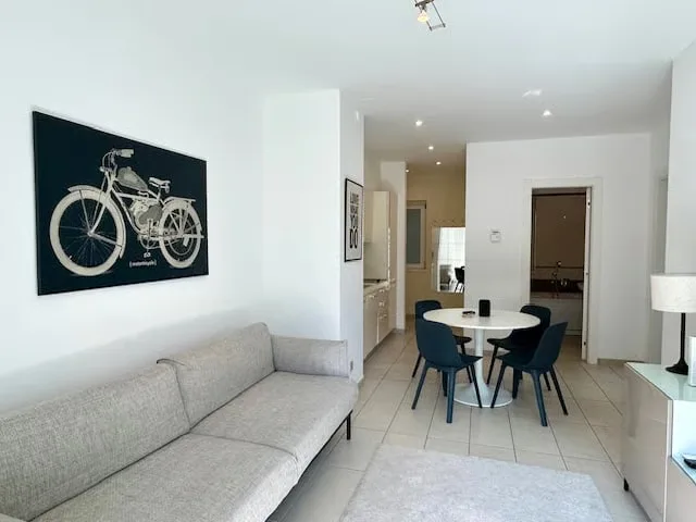 ZONA CASSARATE - 3.5 MÖBLIERTE ZIMMER – Foto 2 von 16