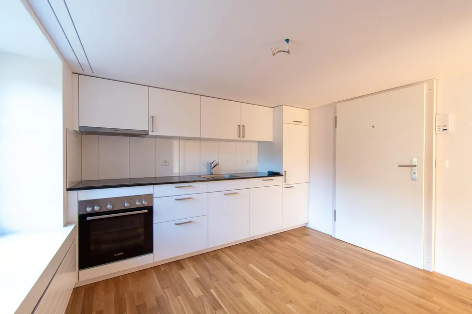 Helle 1.5 Zimmer-Wohnung mit Balkon in der Altstadt – Foto 5 von 13