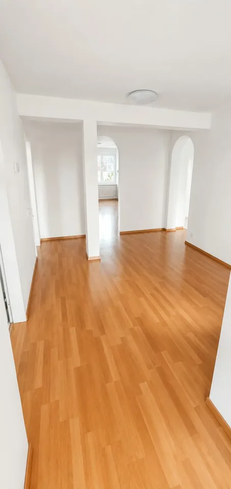 4.5-Zimmerwohnung mit Cheminée in Zentrum von Baden – Foto 2 von 13