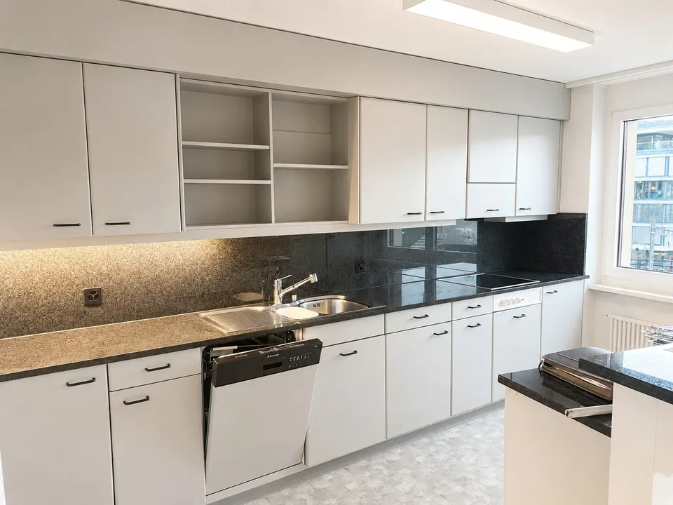 4.5-Zimmerwohnung mit Cheminée in Zentrum von Baden – Foto 3 von 13