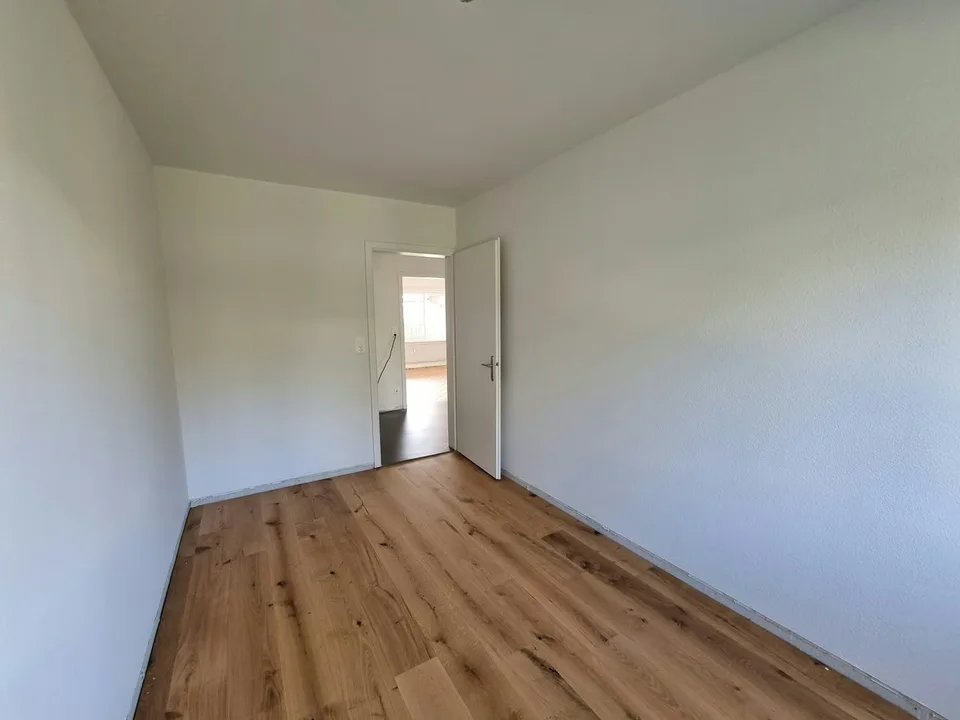Schöne 3-Zimmer-Wohnung mit Balkon in Rüfenacht BE – Foto 8 von 12