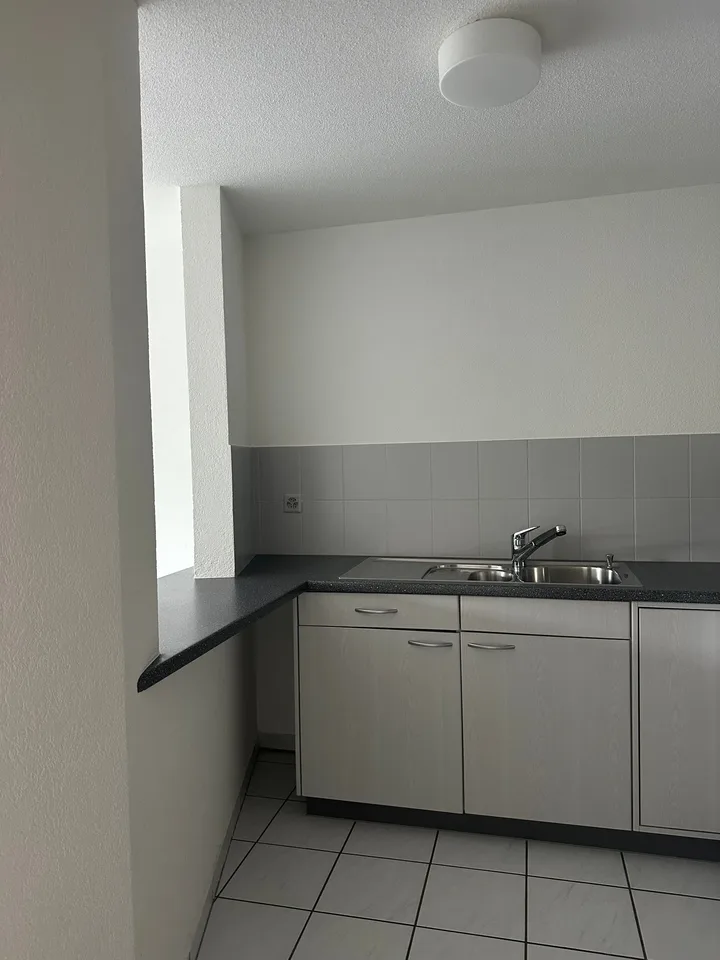 Central, bright & cozy: 2.5-room apartment in Niederwil – photo 3 of 9