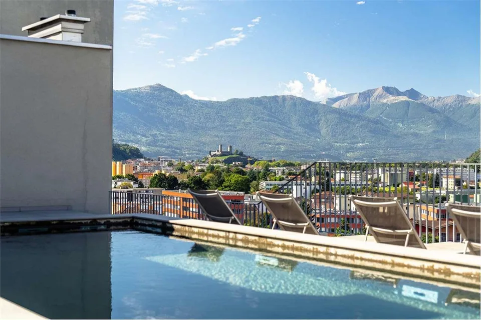 Modernes 2,5-Zimmer-Apartment mit Pool und Blick auf die Alpen - Arbedo – Foto 5 von 13