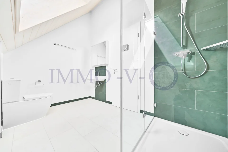 NEUE HOCHWERTIGE IMMOBILIE MIT TERRASSE IDEAL FÜR FAMILIEN – Foto 5 von 8
