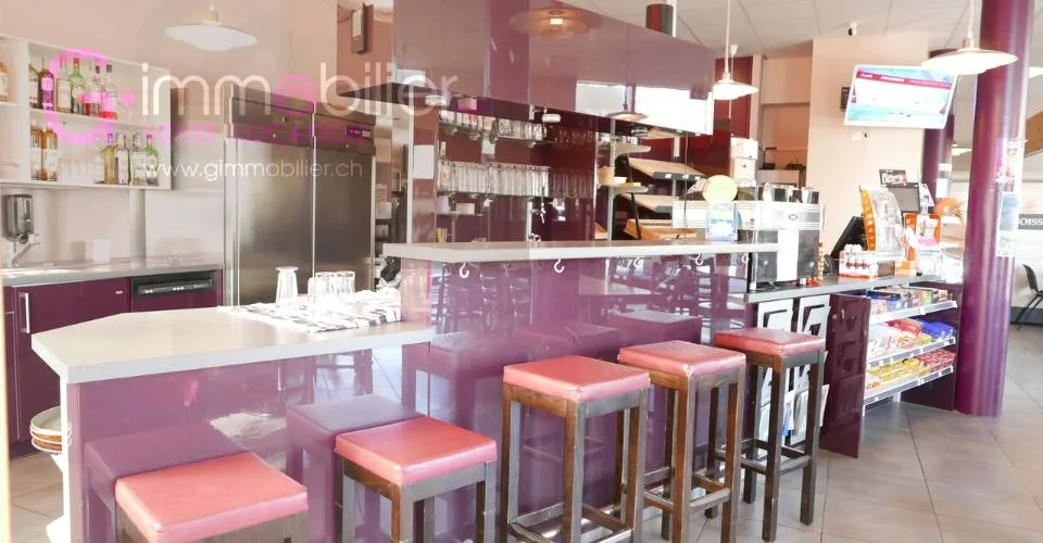 Charmant local commercial pour café tea-room à louer à Collombey – photo 3 sur 11