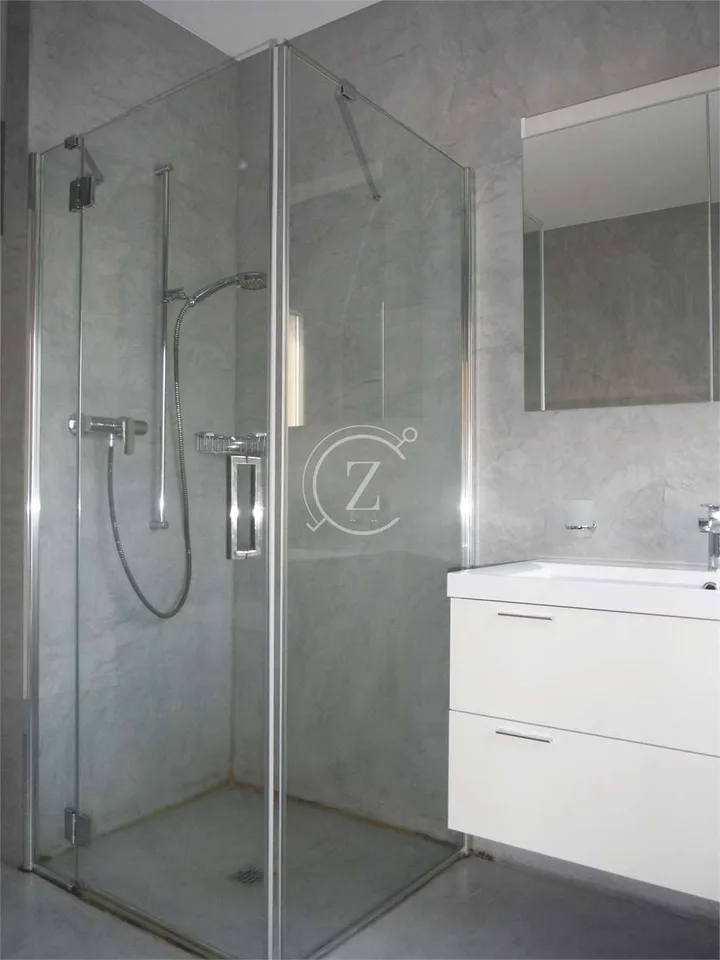 Elegante 3,5-Zimmer-Penthouse mit Panoramablick und Gemeinschaftspool – Foto 13 von 13