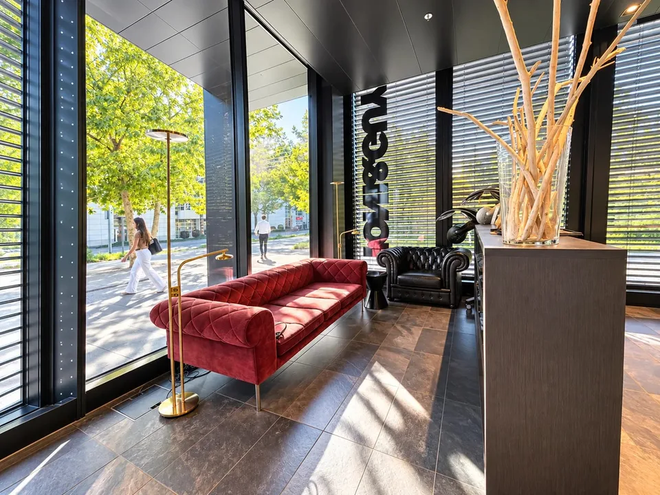 Salone di parrucchieri pronto per l'occupazione con attrezzature di alta qualità a Zug – foto 7 di 10