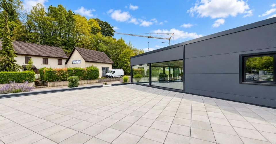 Gewerbliche Räumlichkeiten von 221,5 m² zu vermieten - strategische Lage in Porrentruy – Foto 5 von 12