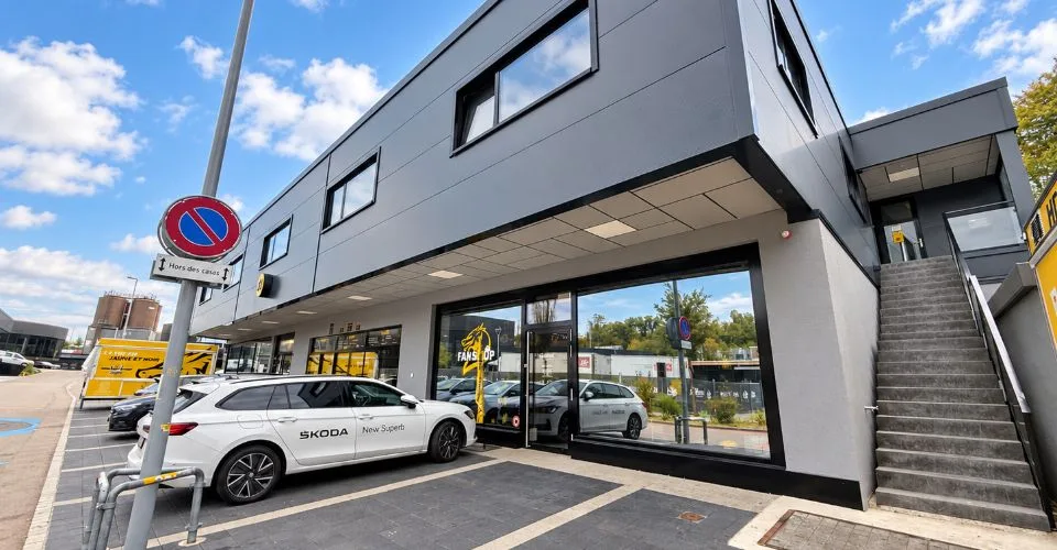 Gewerbliche Räumlichkeiten von 221,5 m² zu vermieten - strategische Lage in Porrentruy – Foto 8 von 12