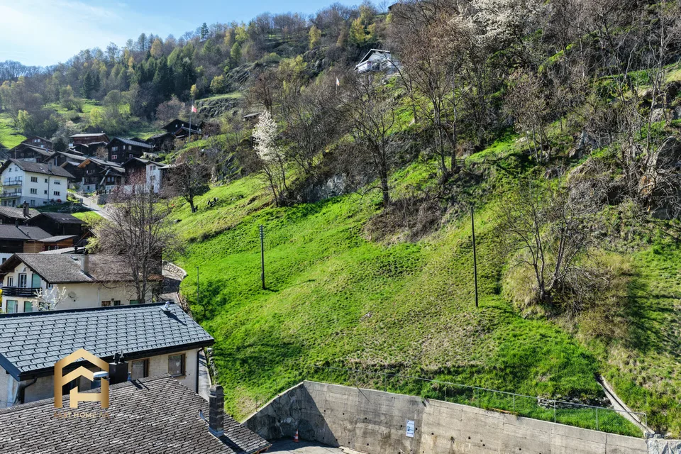 Terrain constructible attrayant ensoleillé en pente - Votre nouveau chez-vous à Safran – photo 2 sur 10