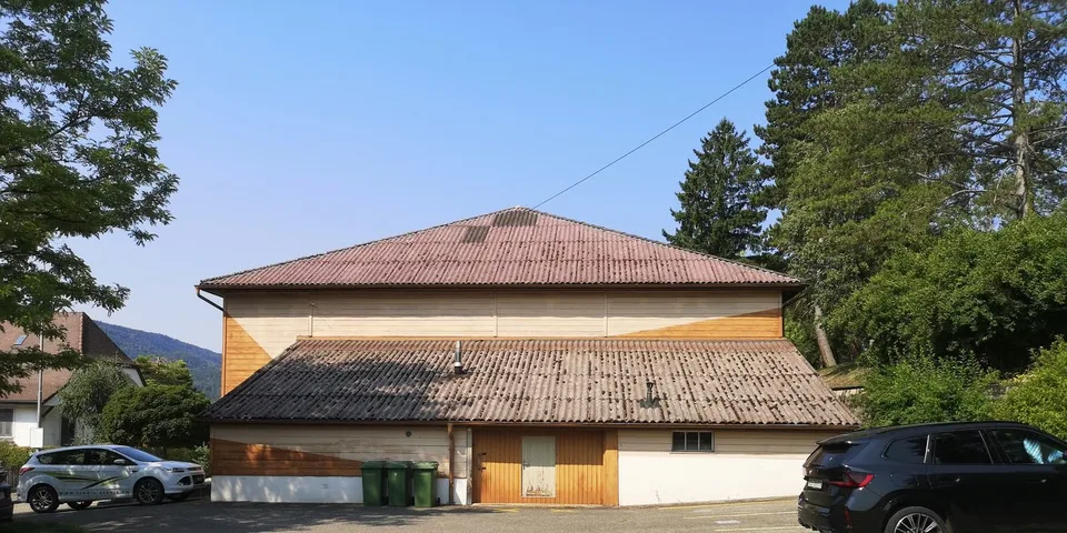 Complesso sportivo dedicato al tennis, con terreno edificabile riservato – foto 6 di 17